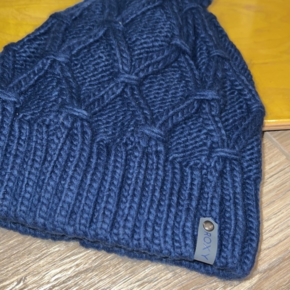 🌼 ROXY MEDIEVAL BLUE WINTER BEANIE 🌼 - Picture 3 of 8